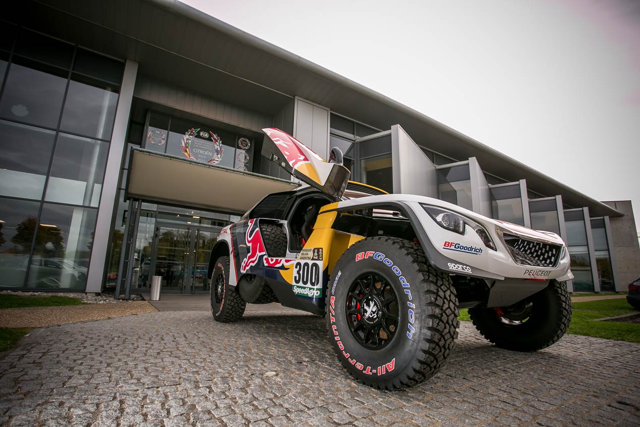 Una mirada al próximo Dakar con Carlos Sainz y Peugeot