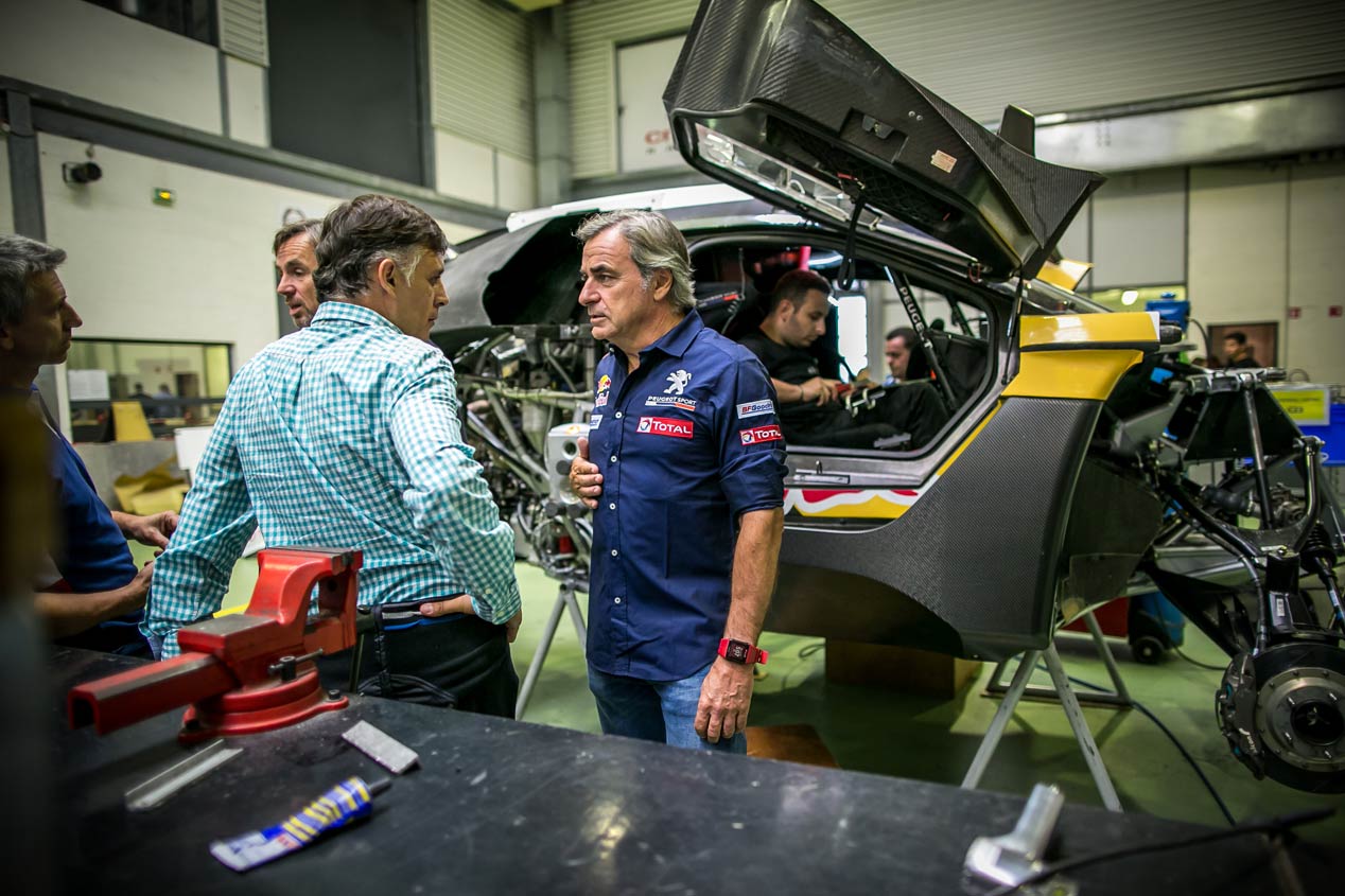 Una mirada al próximo Dakar con Carlos Sainz y Peugeot