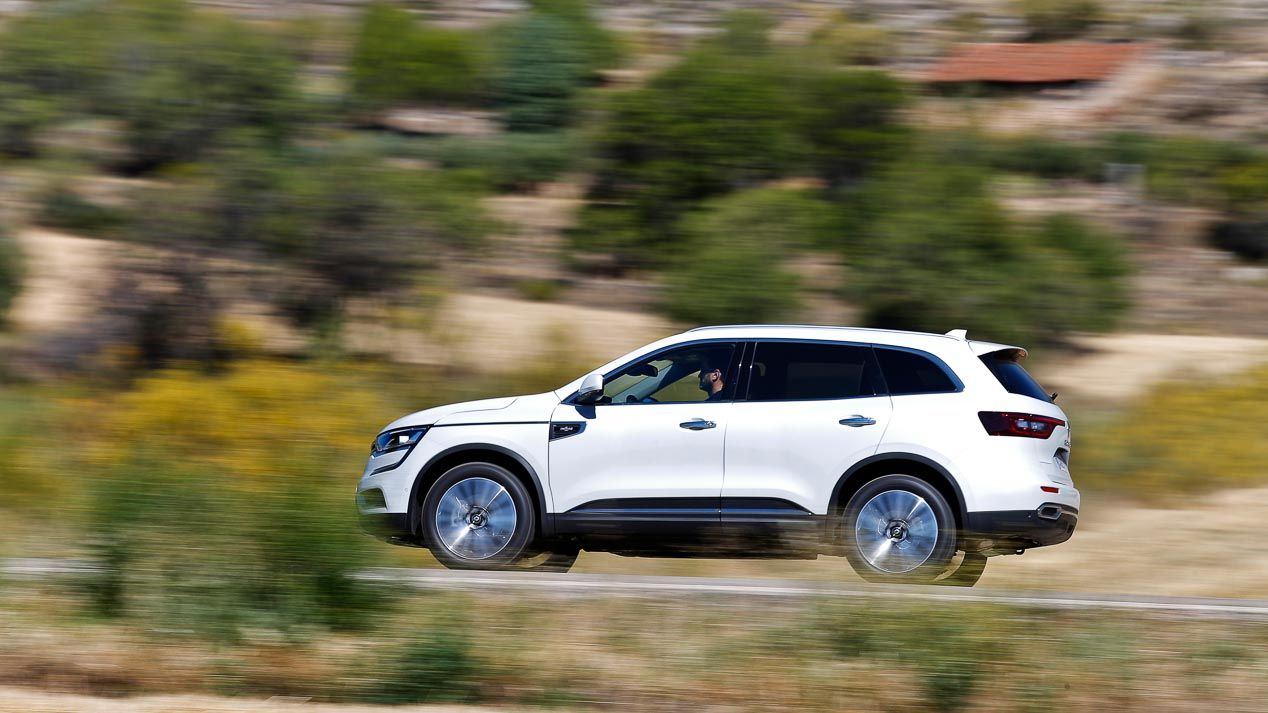 Nissan Qashqai vs X-Trail, Peugeot 3008 vs 5008 y Renault Kadjar vs Koelos: ¿enemigos SUV en casa?