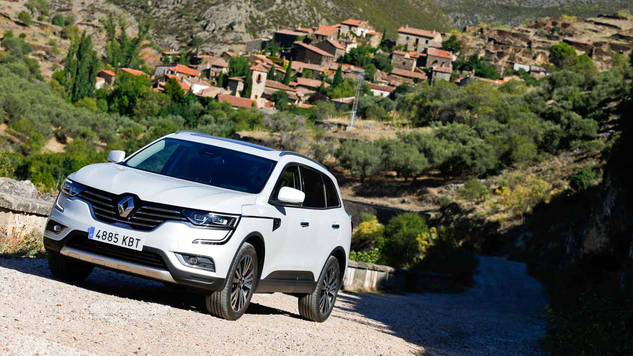 Nissan Qashqai vs X-Trail, Peugeot 3008 vs 5008 y Renault Kadjar vs Koelos: ¿enemigos SUV en casa?