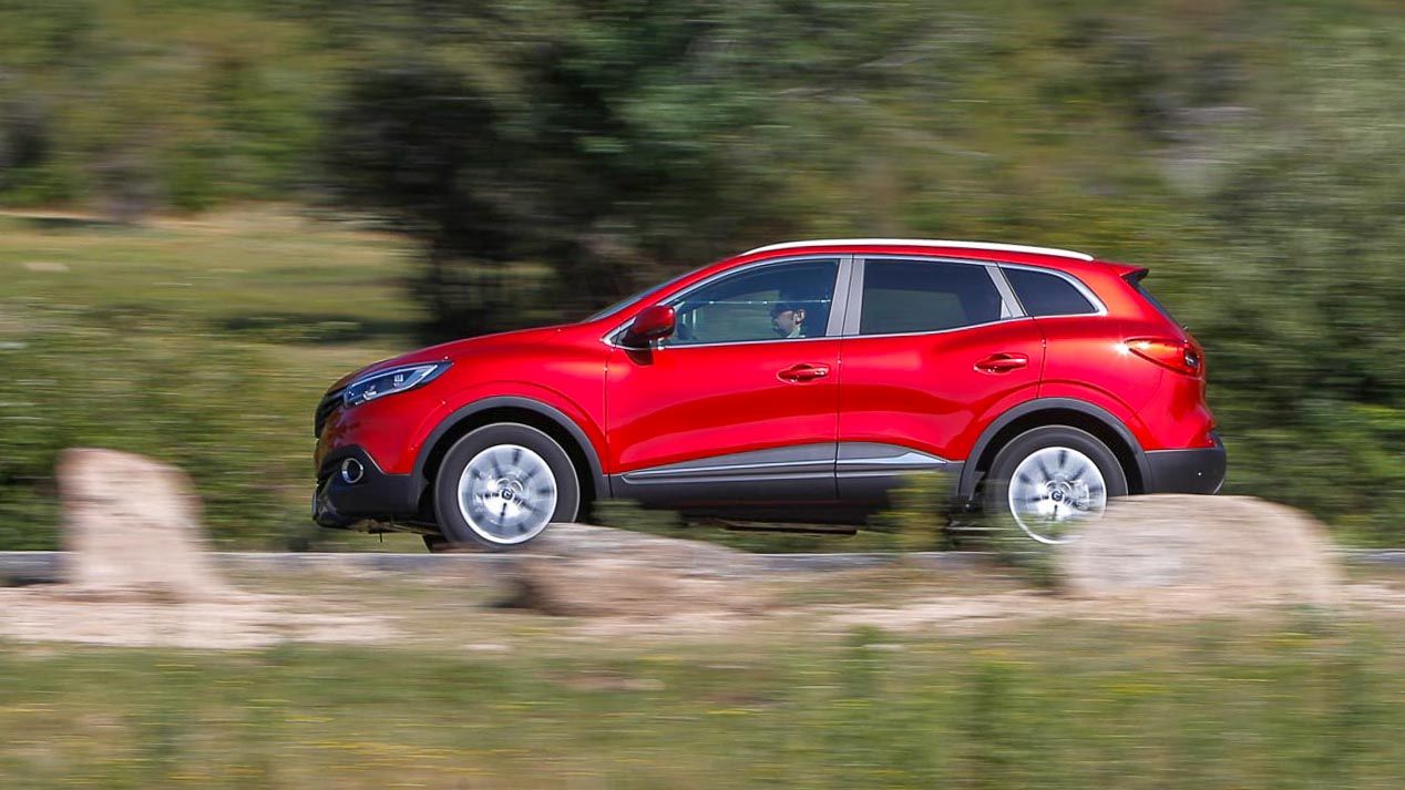 Nissan Qashqai vs X-Trail, Peugeot 3008 vs 5008 y Renault Kadjar vs Koelos: ¿enemigos SUV en casa?