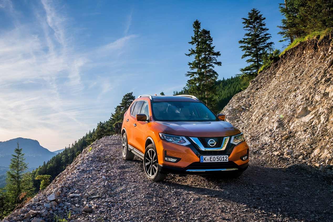 Nissan Qashqai vs X-Trail, Peugeot 3008 vs 5008 y Renault Kadjar vs Koelos: ¿enemigos SUV en casa?