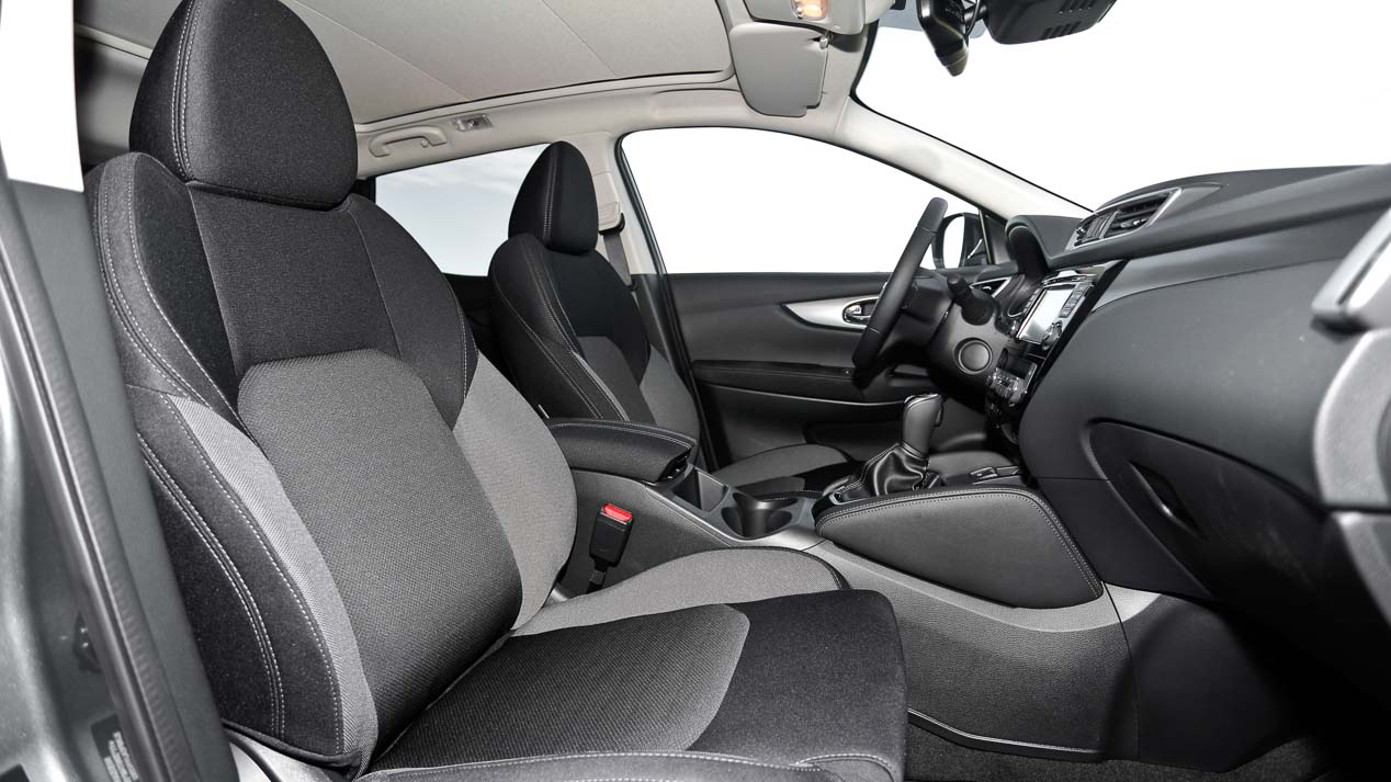 Nissan Qashqai vs X-Trail, Peugeot 3008 vs 5008 y Renault Kadjar vs Koelos: ¿enemigos SUV en casa?
