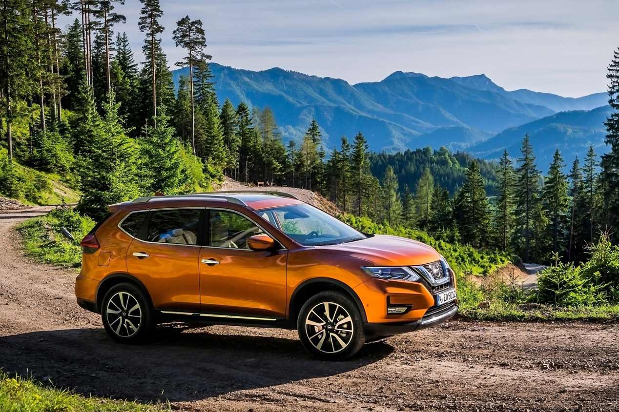 Nissan Qashqai vs X-Trail, Peugeot 3008 vs 5008 y Renault Kadjar vs Koelos: ¿enemigos SUV en casa?