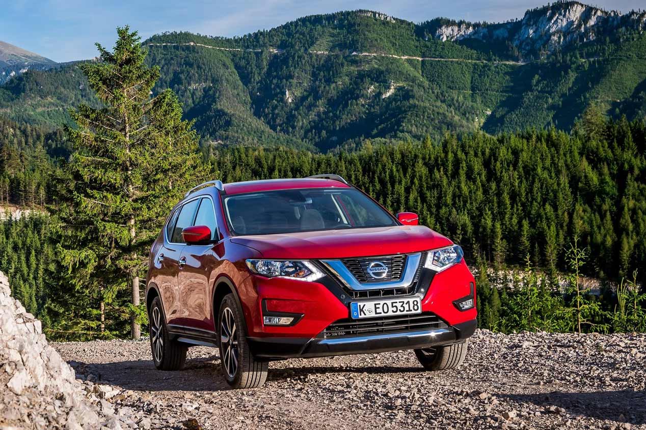 Nissan Qashqai vs X-Trail, Peugeot 3008 vs 5008 y Renault Kadjar vs Koelos: ¿enemigos SUV en casa?