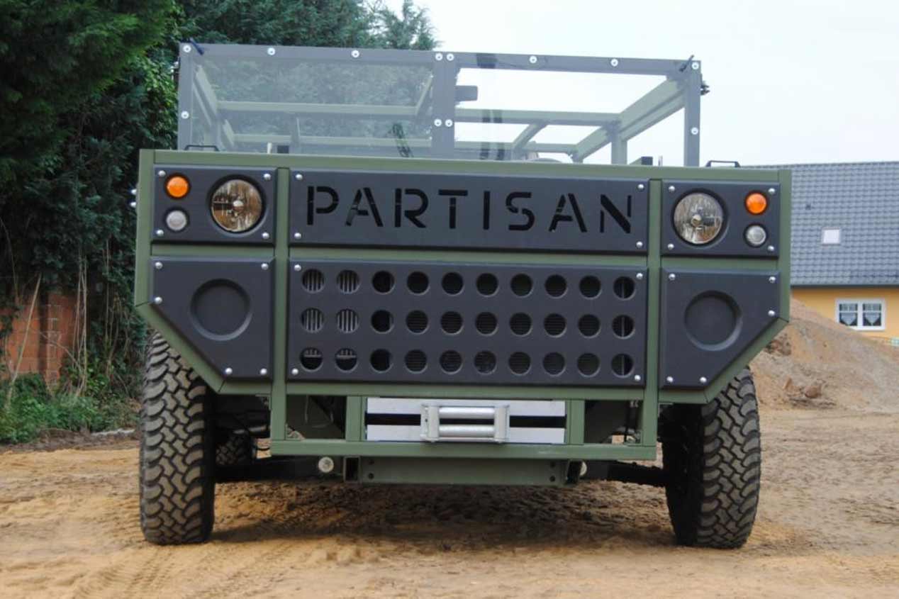 Coge tornillos, planos y tendrás tu Partisan One, el coche de los 100 años de garantía
