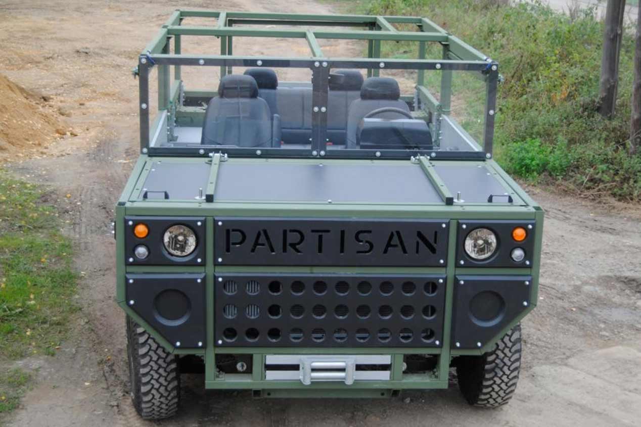 Coge tornillos, planos y tendrás tu Partisan One, el coche de los 100 años de garantía