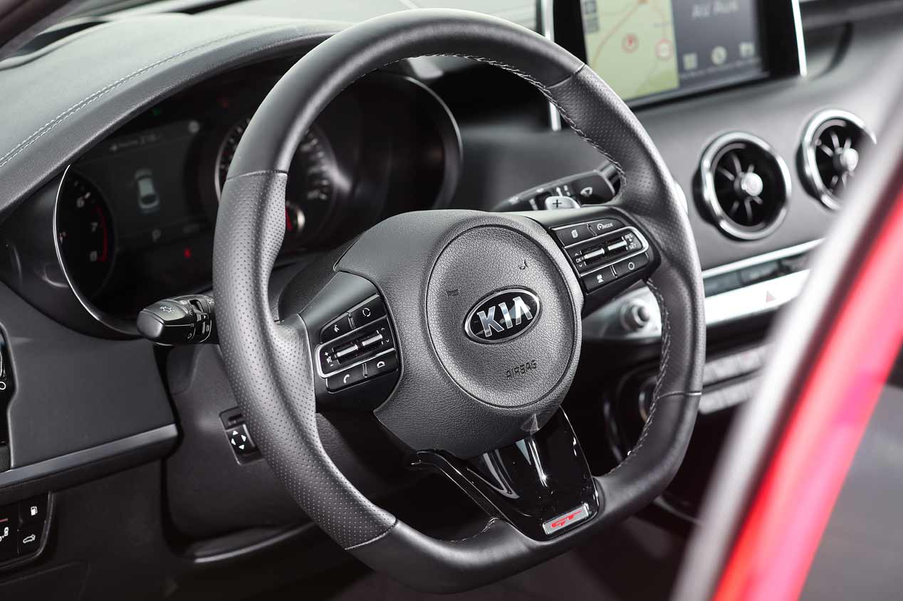 Kia Stinger, el coche que ya conduce Rafa Nadal
