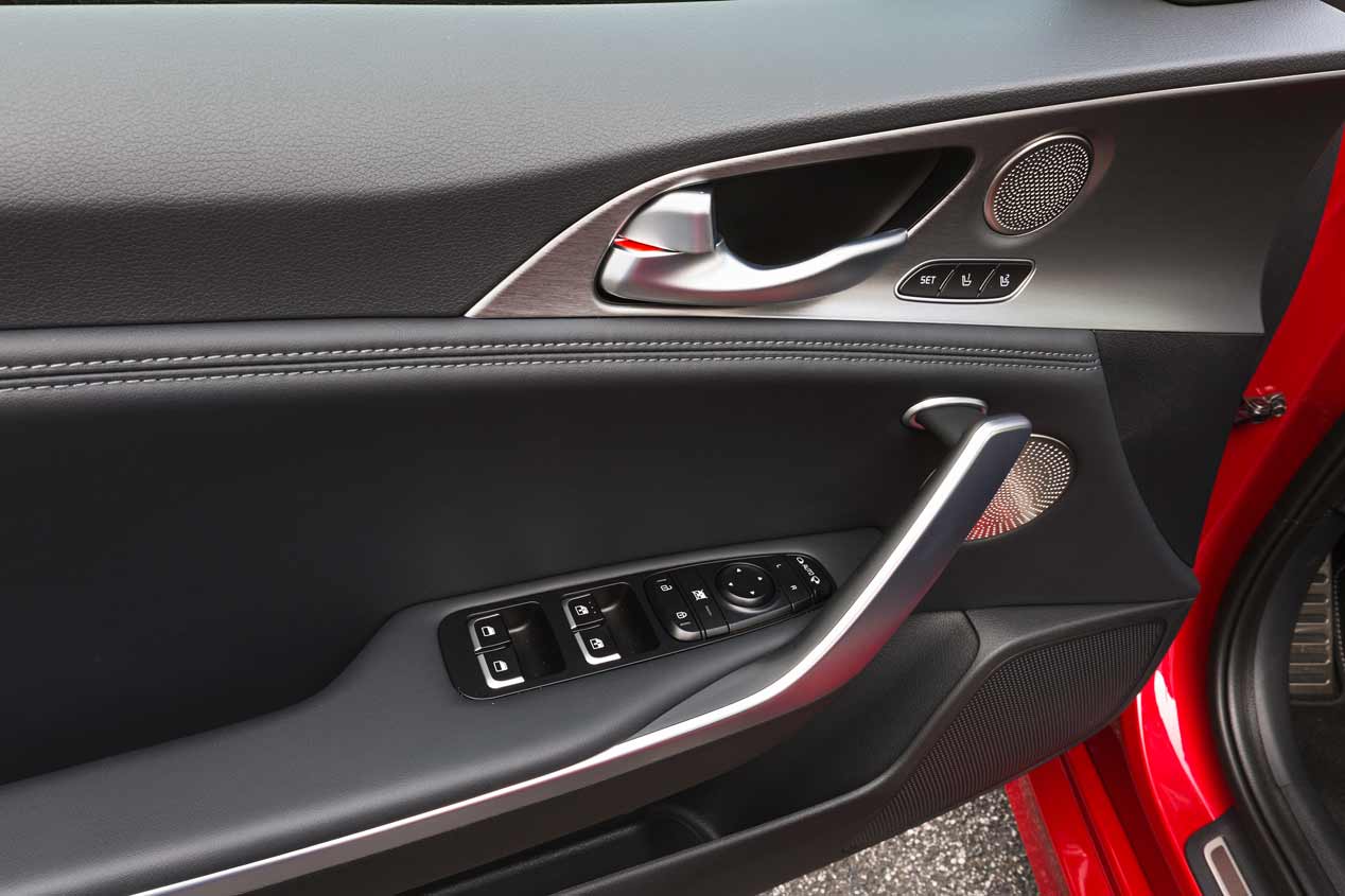 Kia Stinger, el coche que ya conduce Rafa Nadal