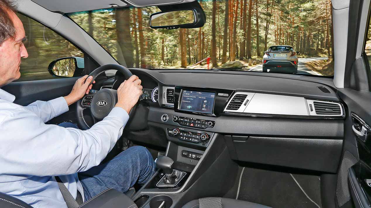 Comparativa SUV: Kia Stonic CRDi vs Niro HEV vs Sportage CRDi
