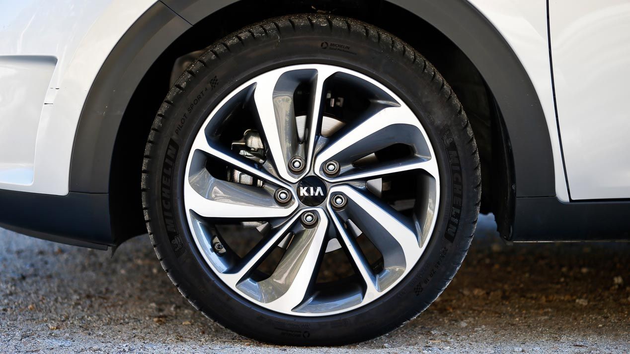 Comparativa SUV: Kia Stonic CRDi vs Niro HEV vs Sportage CRDi
