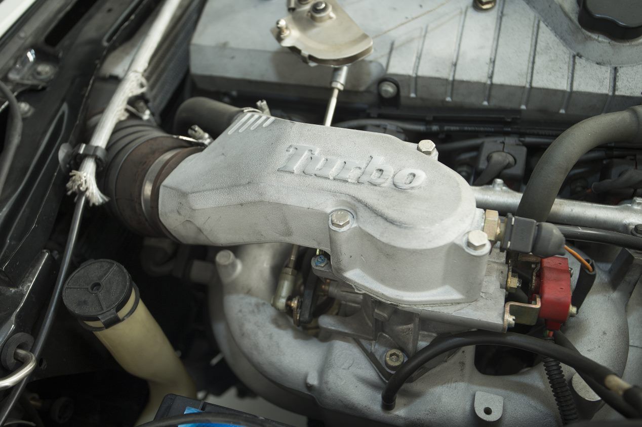 Renault 21 2L Turbo: historia y fotos de una berlina mítica