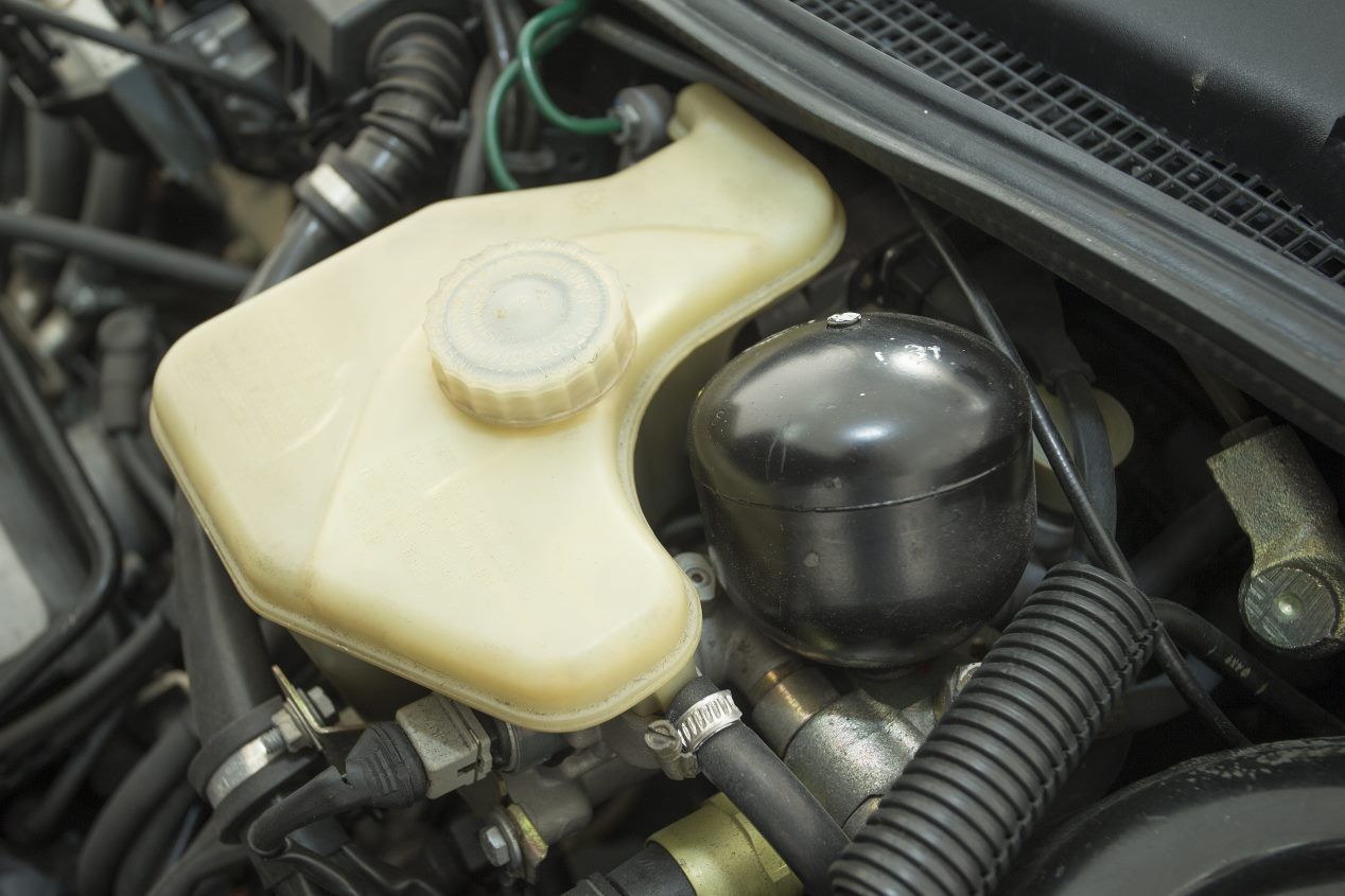Renault 21 2L Turbo: historia y fotos de una berlina mítica