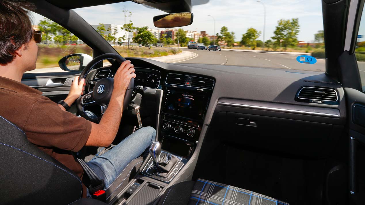 Volkswagen Golf GTE vs BMW i3 Rex 94 AH: futuro presente