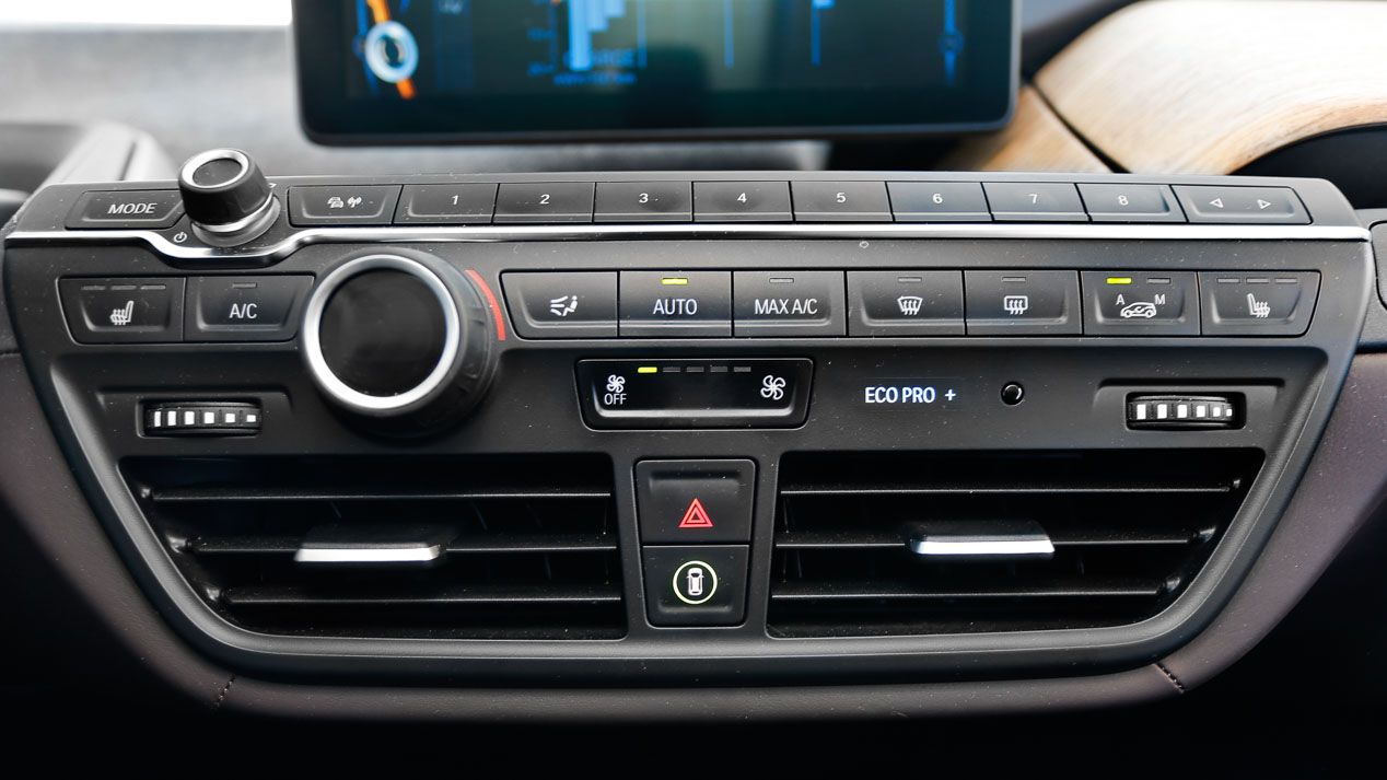 Volkswagen Golf GTE vs BMW i3 Rex 94 AH: futuro presente