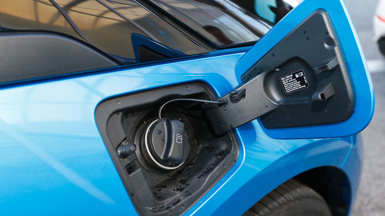 Volkswagen Golf GTE vs BMW i3 Rex 94 AH: futuro presente