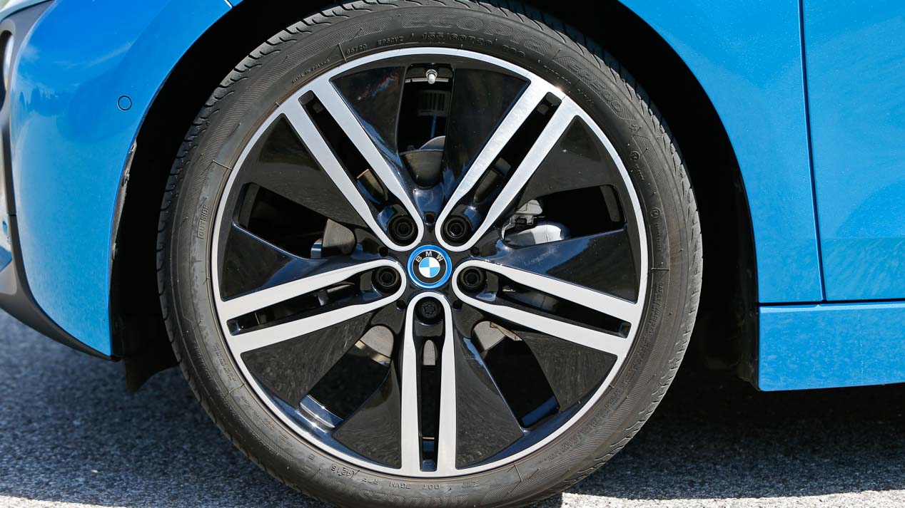 Volkswagen Golf GTE vs BMW i3 Rex 94 AH: futuro presente