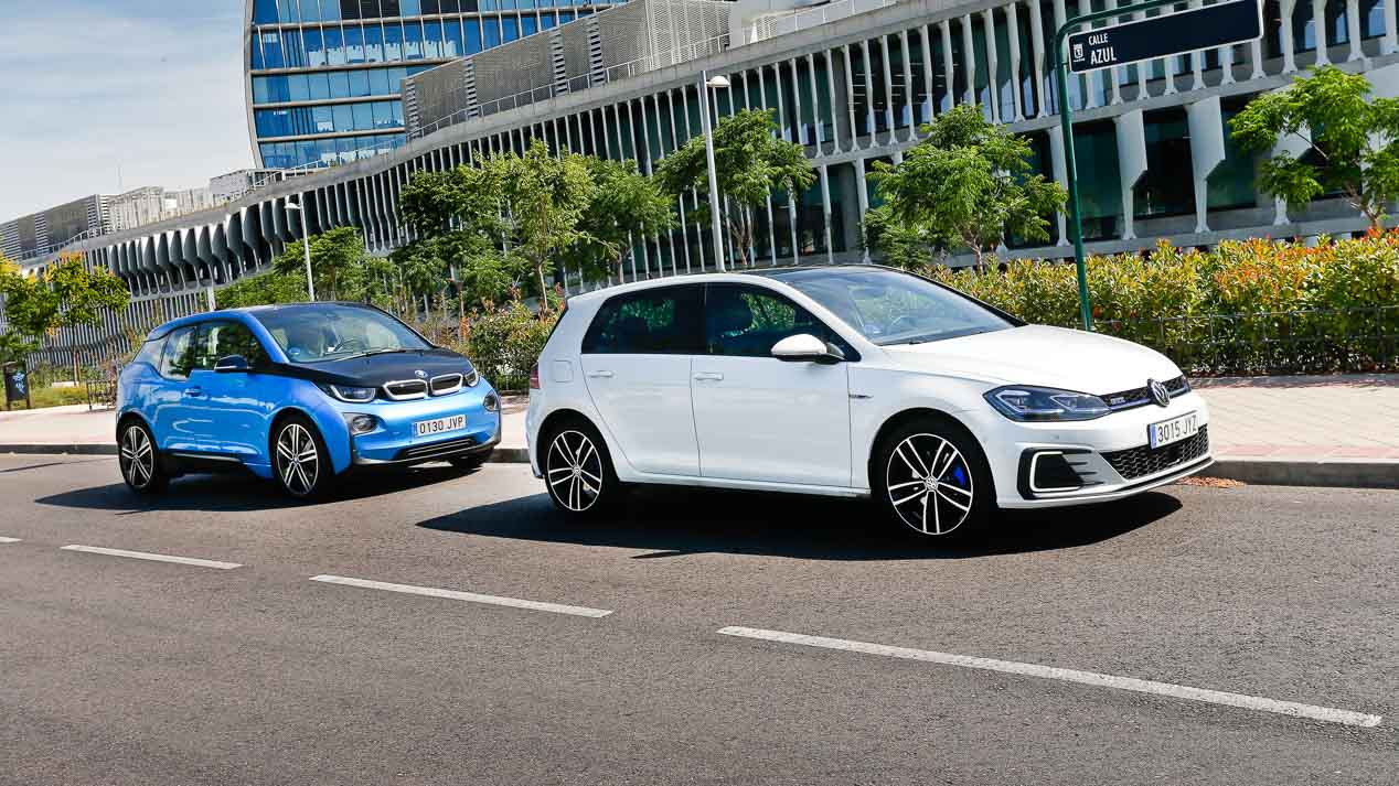 Volkswagen Golf GTE vs BMW i3 Rex 94 AH: futuro presente