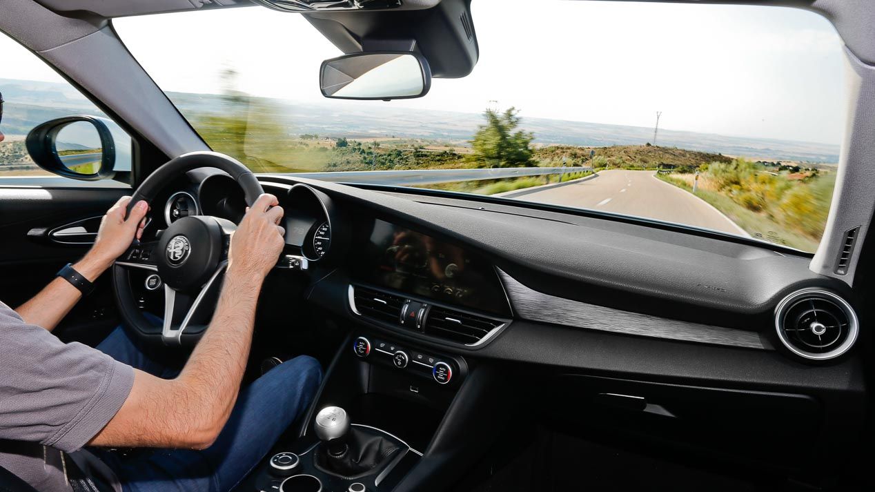 Las nuevas berlinas que vienen: Peugeot 508, Citroën C5, Kia Stinger...