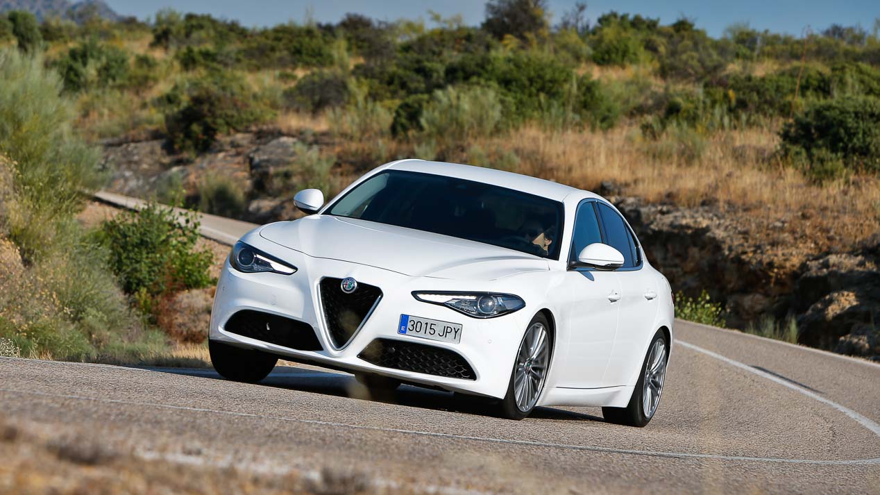 Las nuevas berlinas que vienen: Peugeot 508, Citroën C5, Kia Stinger...