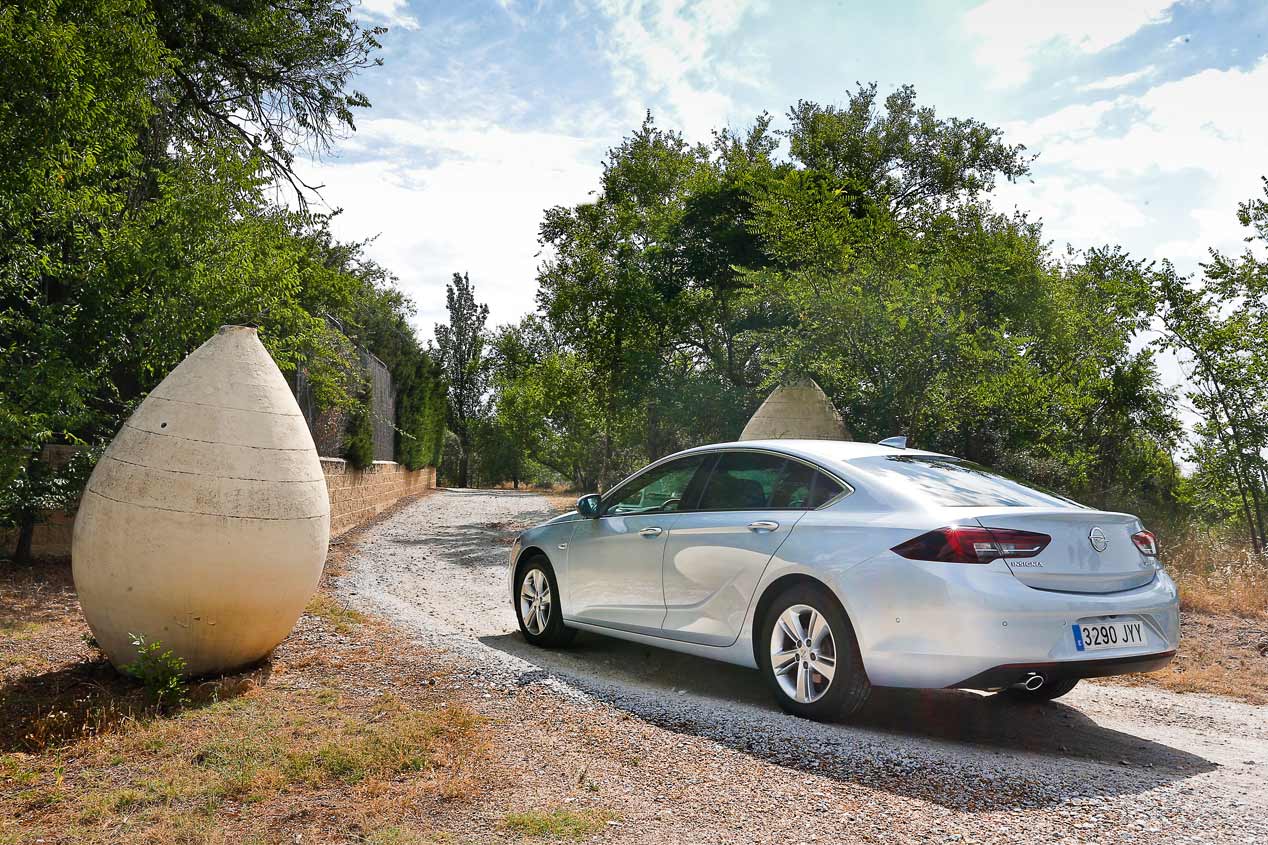 Las nuevas berlinas que vienen: Peugeot 508, Citroën C5, Kia Stinger...