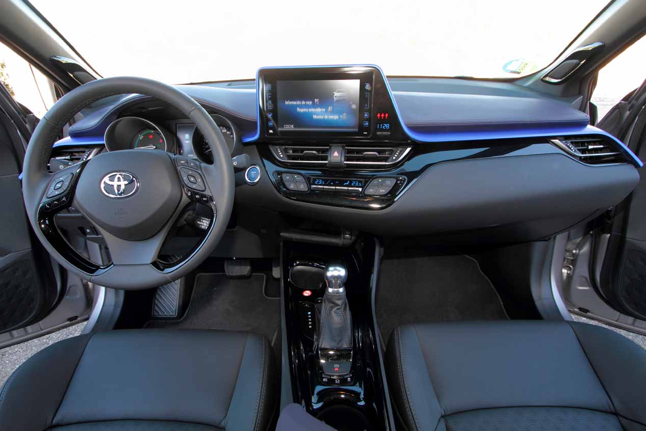 Comparativa SUV: Toyota C-HR vs Mini Countryman
