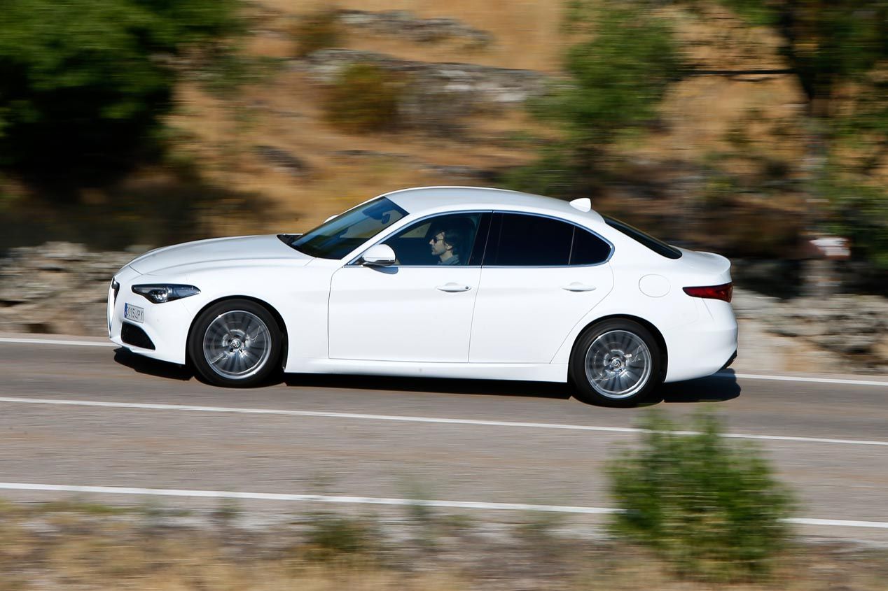 Las nuevas berlinas que vienen: Peugeot 508, Citroën C5, Kia Stinger...