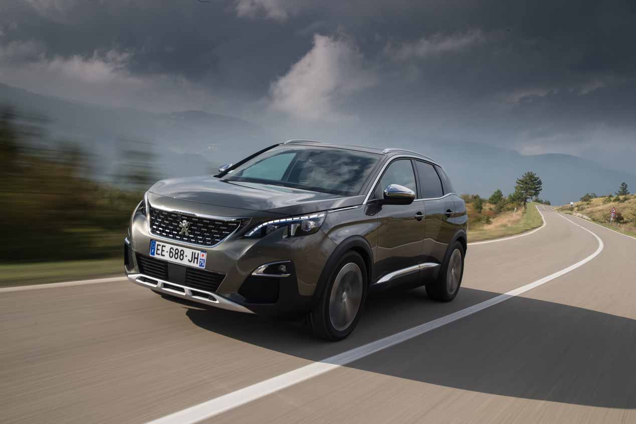 El Peugeot 3008 y 5008 con cambio EAT8, ya a la venta