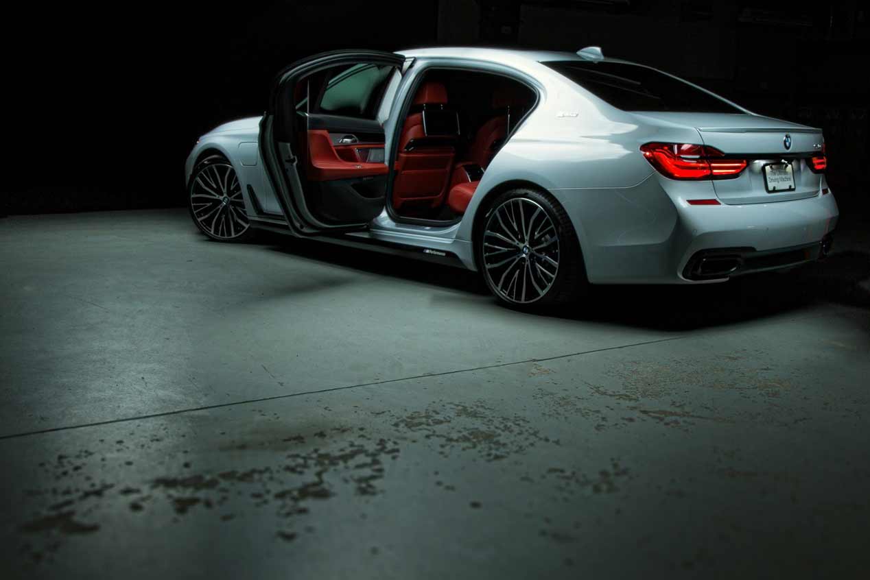 Deportivos, SUV... ¡Y coches de tres ejes! Lo mejor del SEMA 2017