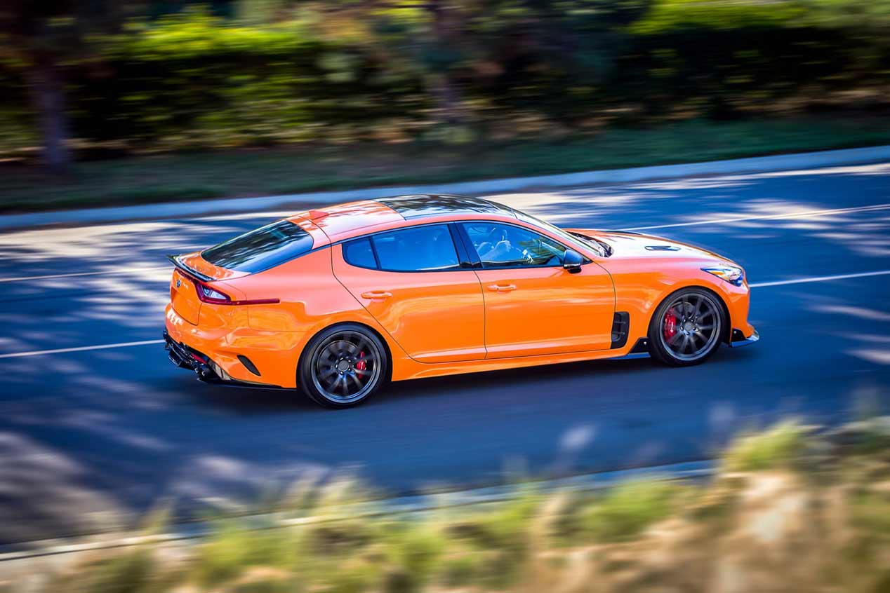 Deportivos, SUV... ¡Y coches de tres ejes! Lo mejor del SEMA 2017