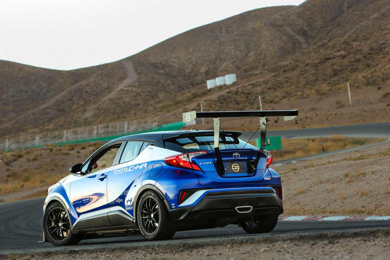 Deportivos, SUV... ¡Y coches de tres ejes! Lo mejor del SEMA 2017