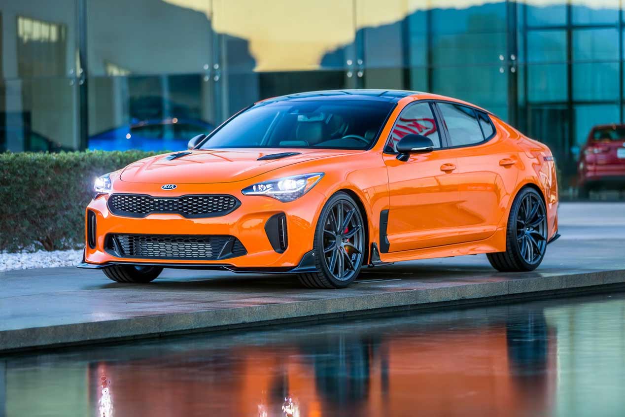 Deportivos, SUV... ¡Y coches de tres ejes! Lo mejor del SEMA 2017