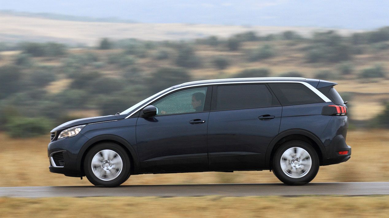 Comparativa SUV: Peugeot 5008 1.6 BlueHDI vs VW Tiguan 2.0 TDI