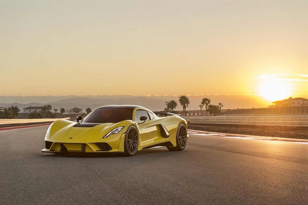 ¡Mira qué bestias! Coches que superan los 320 km/h