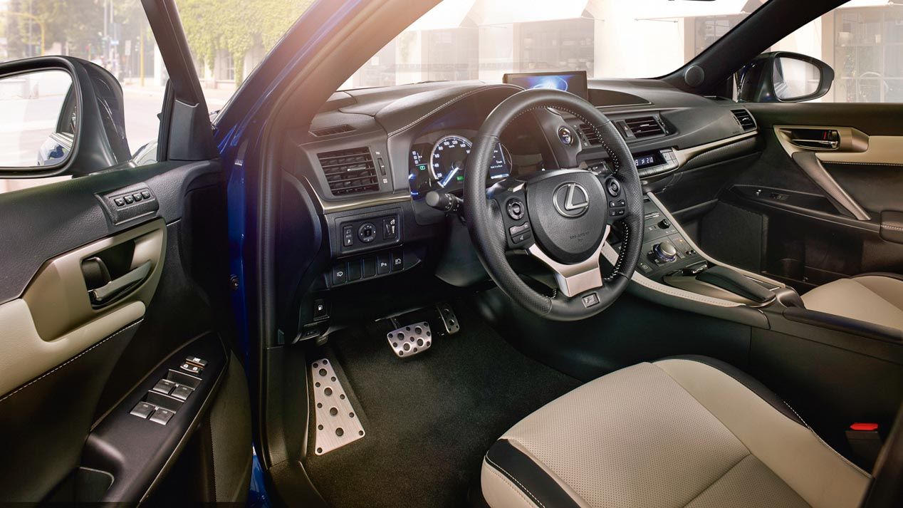 Probamos el nuevo Lexus CT 200h 2018. Mejoras en diseño y equipamiento