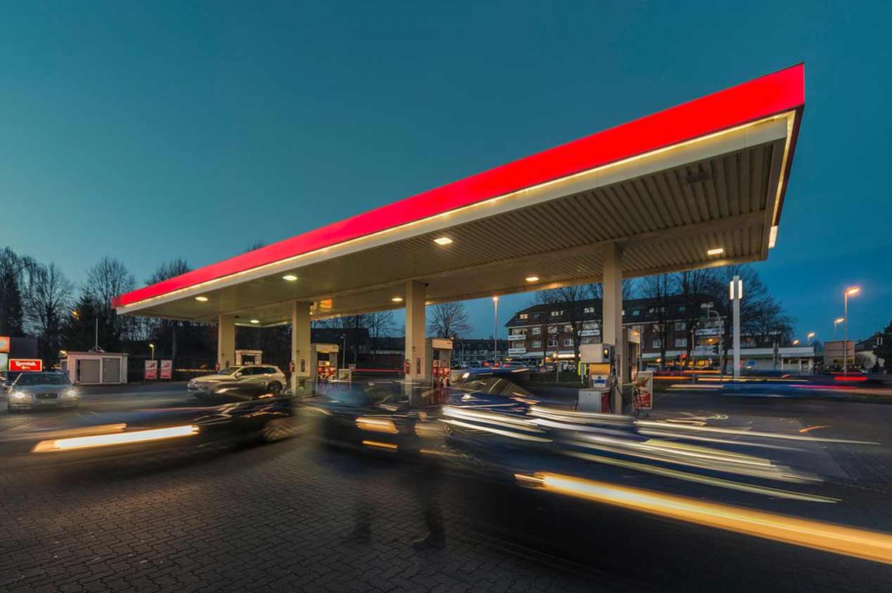 Qué debemos evitar en una gasolinera