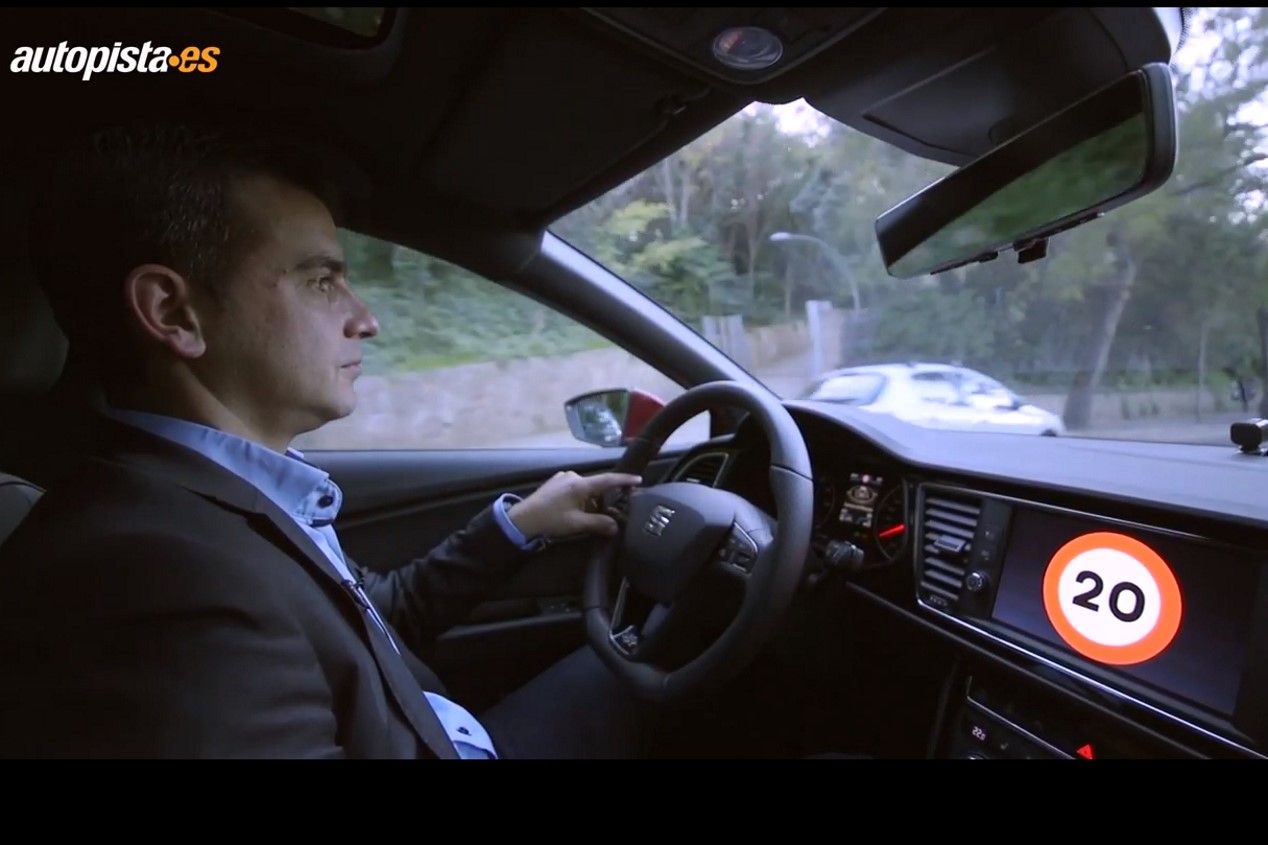 Seat León Cristóbal: el coche que será tu ángel de la guarda