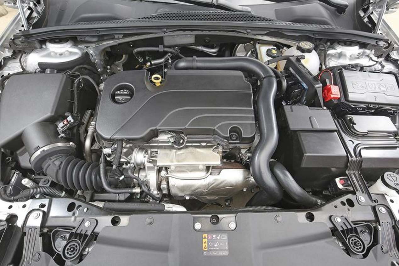 Comparativa berlinas familiares: VW Passat, Opel Insignia, Skoda Superb y Mercedes Clase C