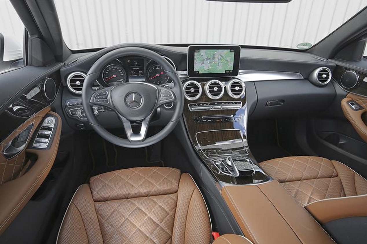 Comparativa berlinas familiares: VW Passat, Opel Insignia, Skoda Superb y Mercedes Clase C