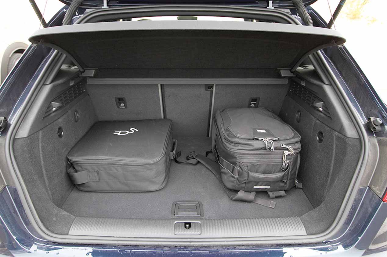 Audi A3 e-tron Sportback vs Mini Countryman Cooper S E ALL4