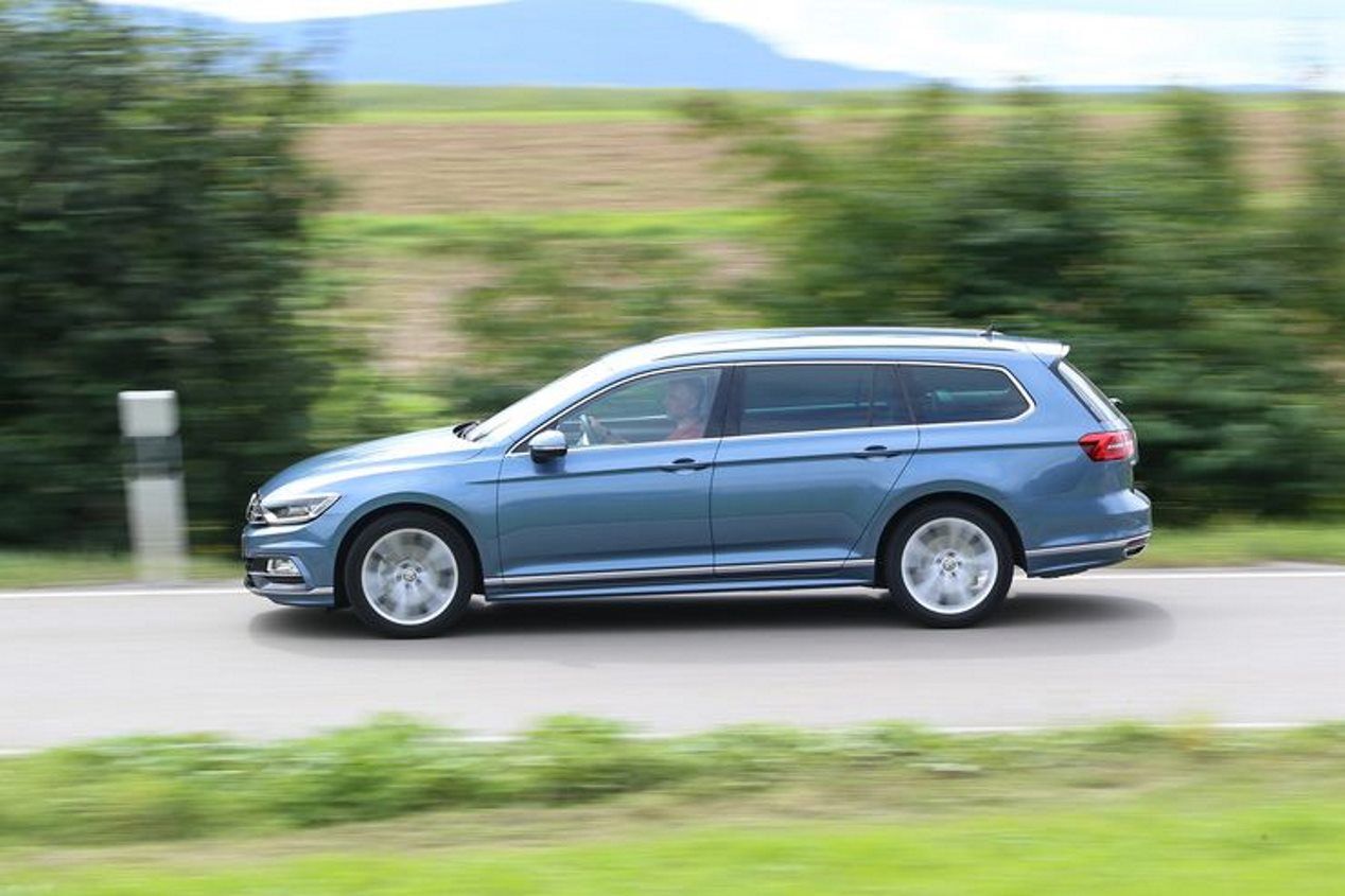 Comparativa berlinas familiares: VW Passat, Opel Insignia, Skoda Superb y Mercedes Clase C