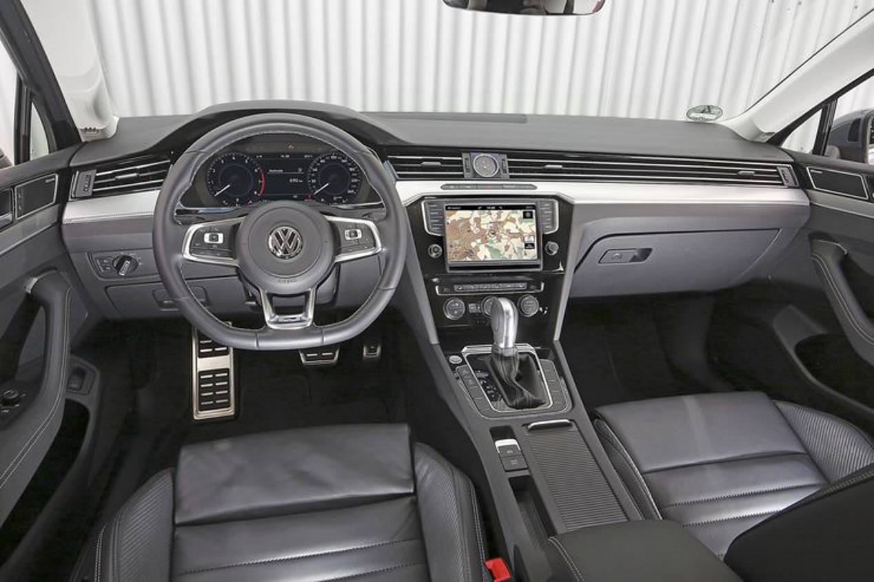 Comparativa berlinas familiares: VW Passat, Opel Insignia, Skoda Superb y Mercedes Clase C