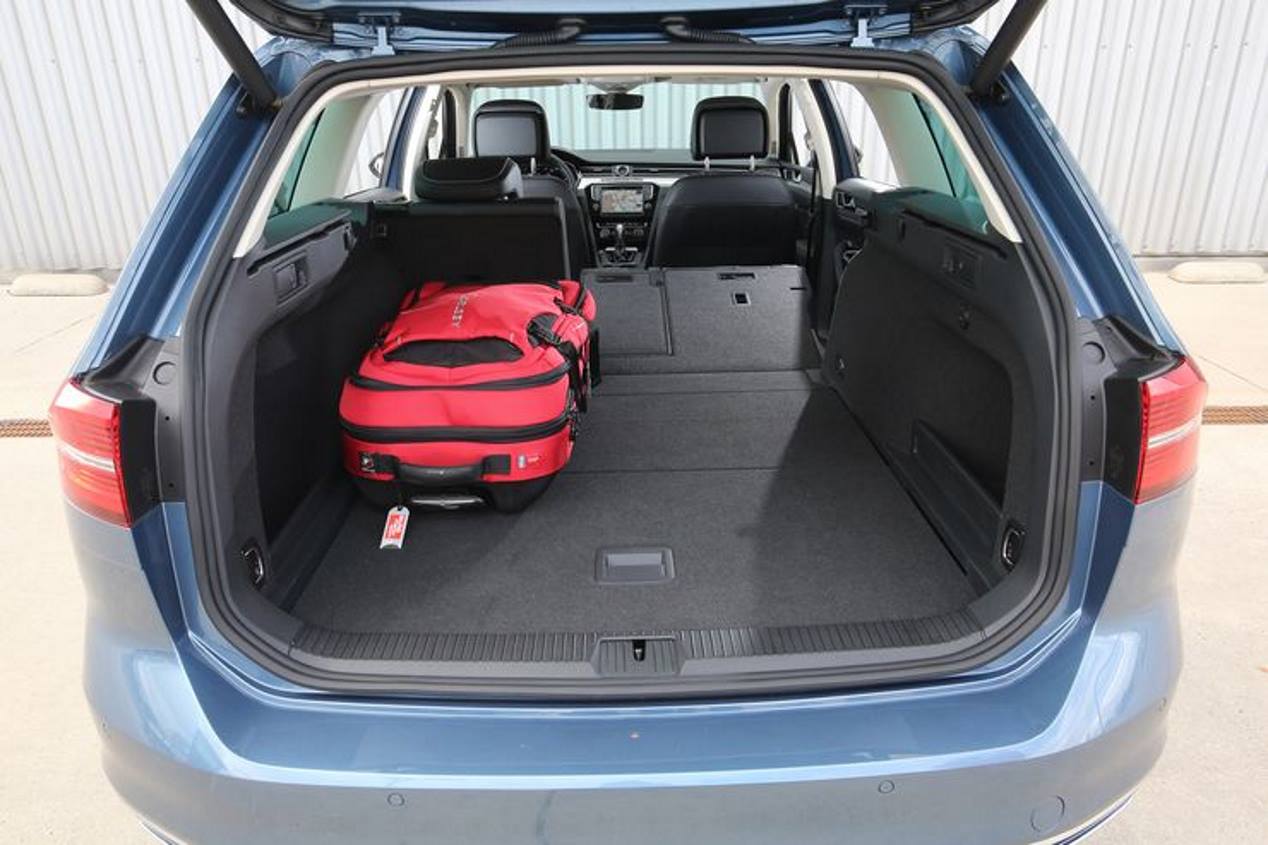 Comparativa berlinas familiares: VW Passat, Opel Insignia, Skoda Superb y Mercedes Clase C