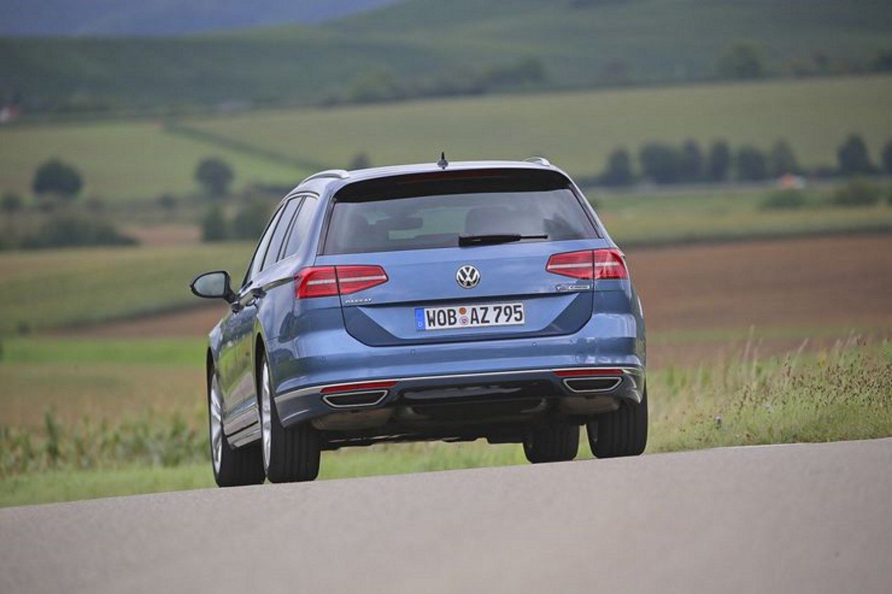 Comparativa berlinas familiares: VW Passat, Opel Insignia, Skoda Superb y Mercedes Clase C