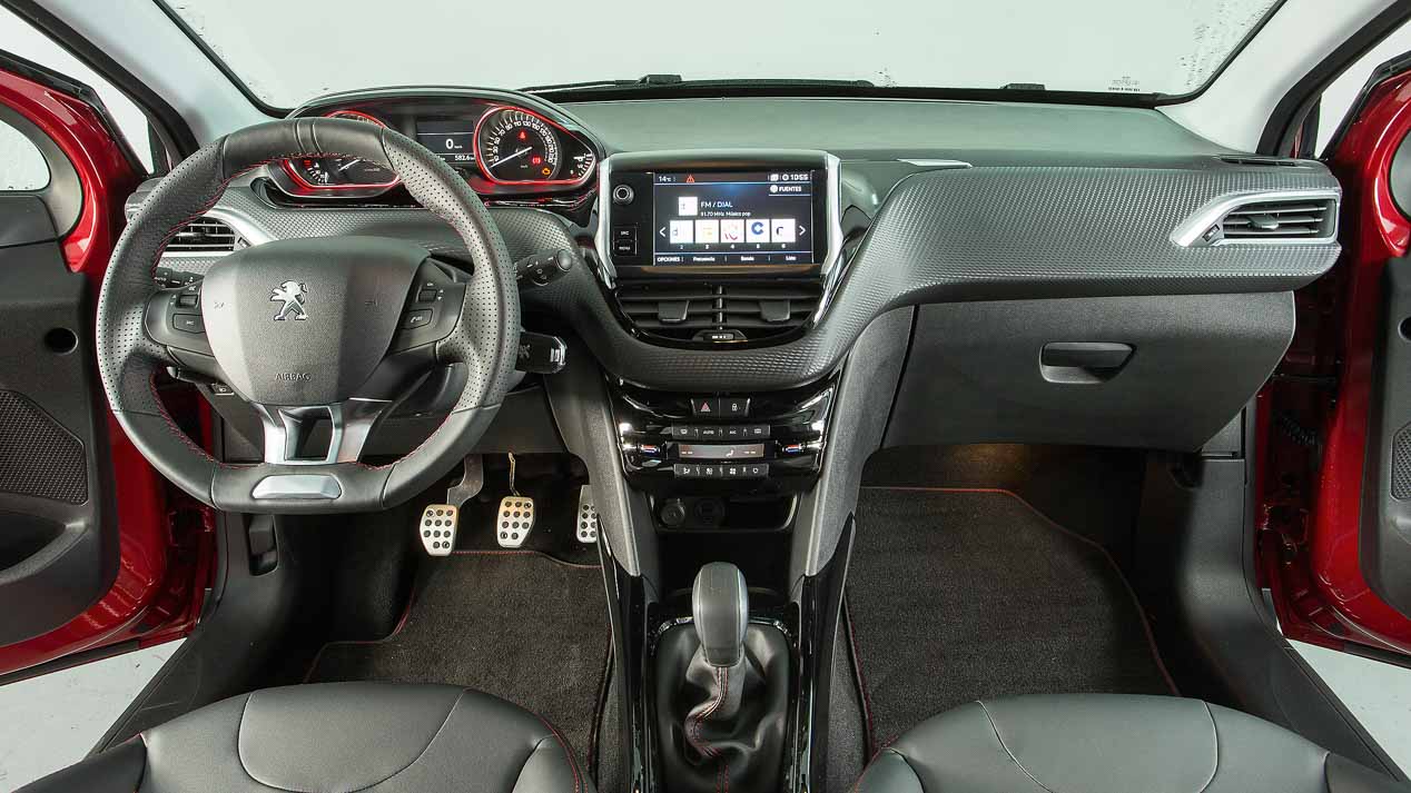 Seat Arona, Renault Captur y Peugeot 2008: comparativa de SUV gasolina