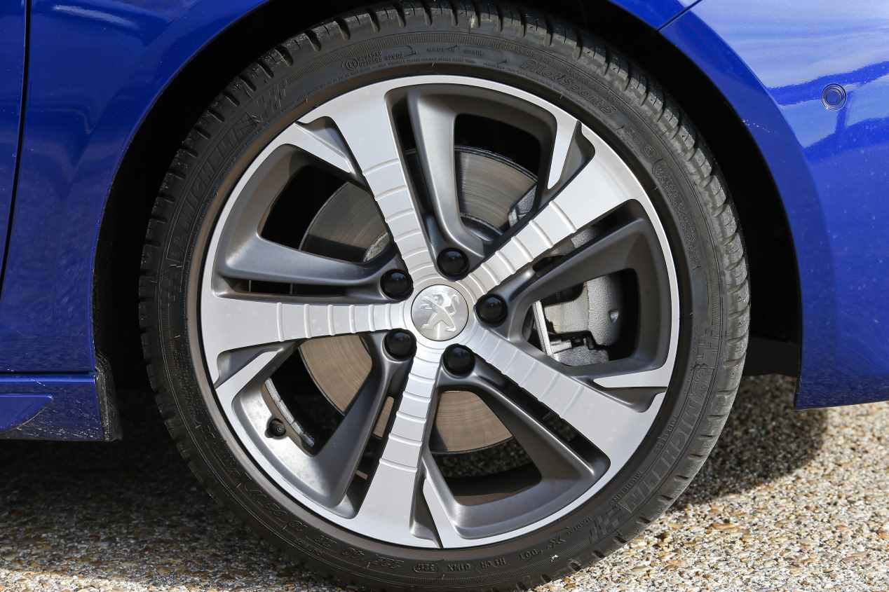 Peugeot 308 2.0 BlueHDI EAT8: primeras impresiones