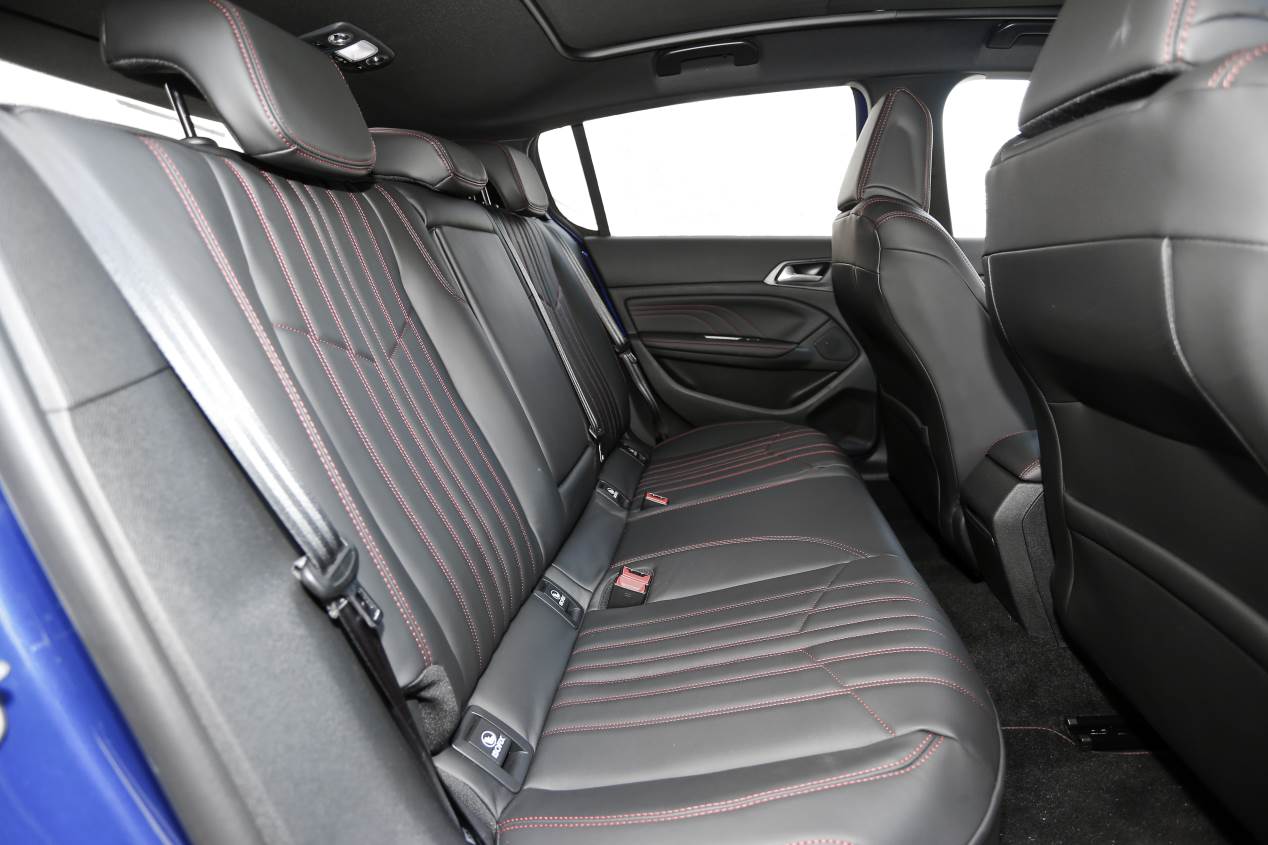 Peugeot 308 2.0 BlueHDI EAT8: primeras impresiones