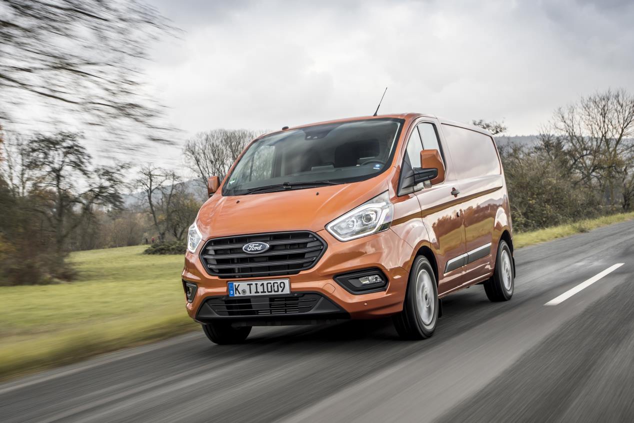 Nuevo Ford Transit Custom 2018: cambios en la furgoneta más vendida
