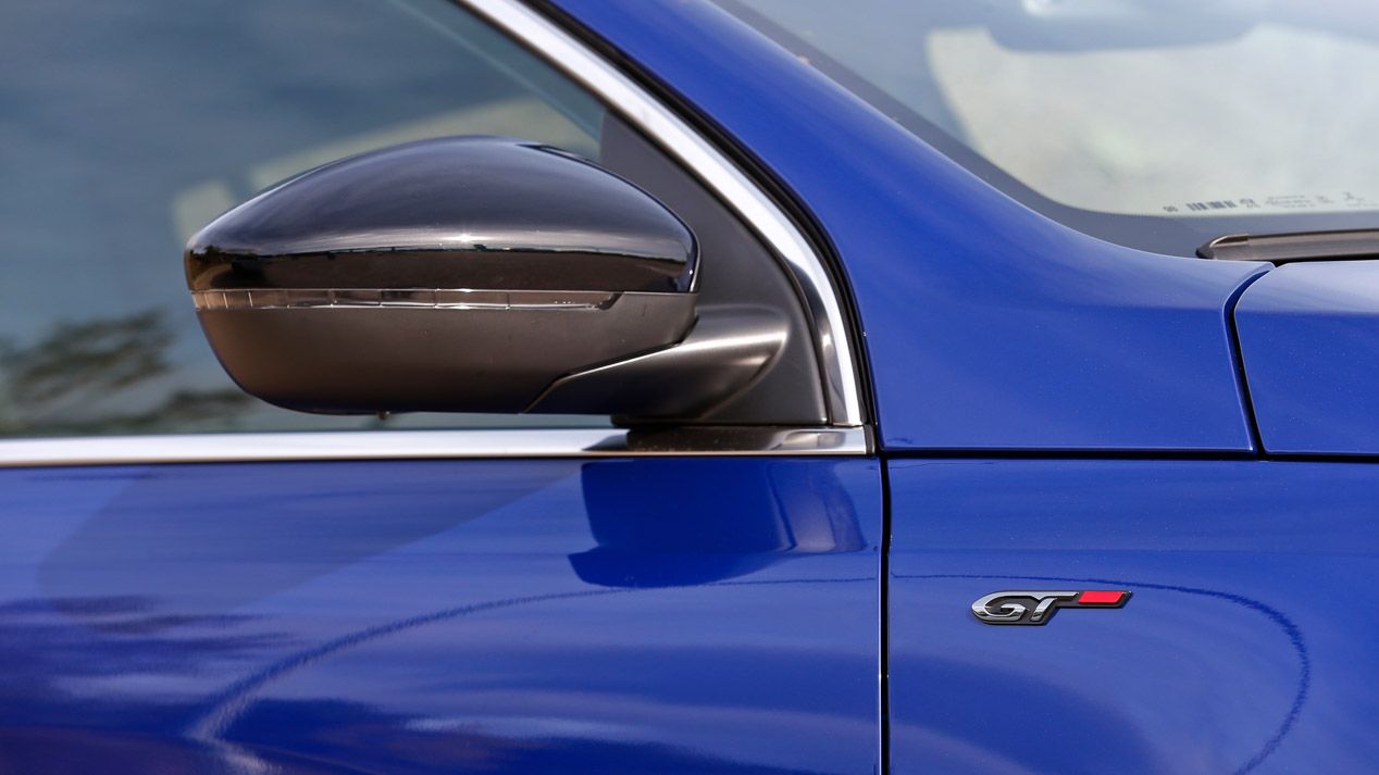 Comparativa: Peugeot 308 2.0 BlueHDi EAT8 vs VW Golf 2.0 TDI GTD DSG
