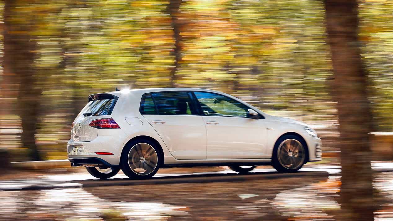 Comparativa: Peugeot 308 2.0 BlueHDi EAT8 vs VW Golf 2.0 TDI GTD DSG